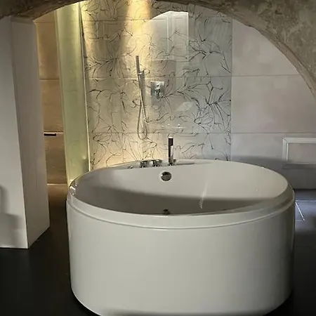 Judeka Suite Ortigia With Jacuzzi Syracuse Exterior photo